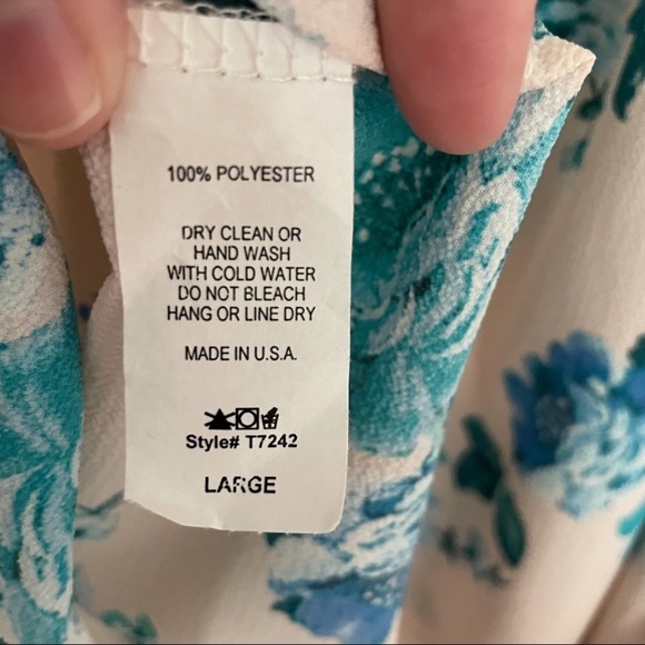 MTS Off the Shoulder Bell Sleeve Blush Pink & Light Blue
Floral Boho Top - Picture 7 of 7